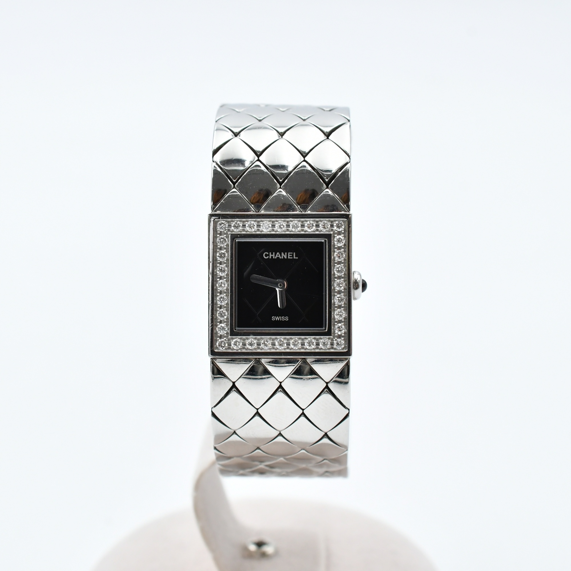 シャネル マトラッセ 黒文字盤 べセルダイヤ SS/QZ H0489 買取実績