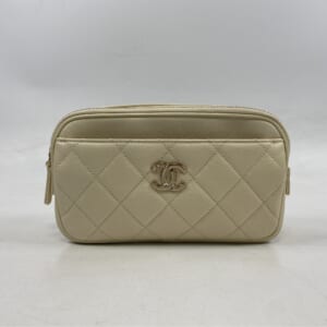 シャネル マトラッセ ボディバッグ W20 白 キャビアスキン GD金具 買取実績【買取日：2025年11月15日】