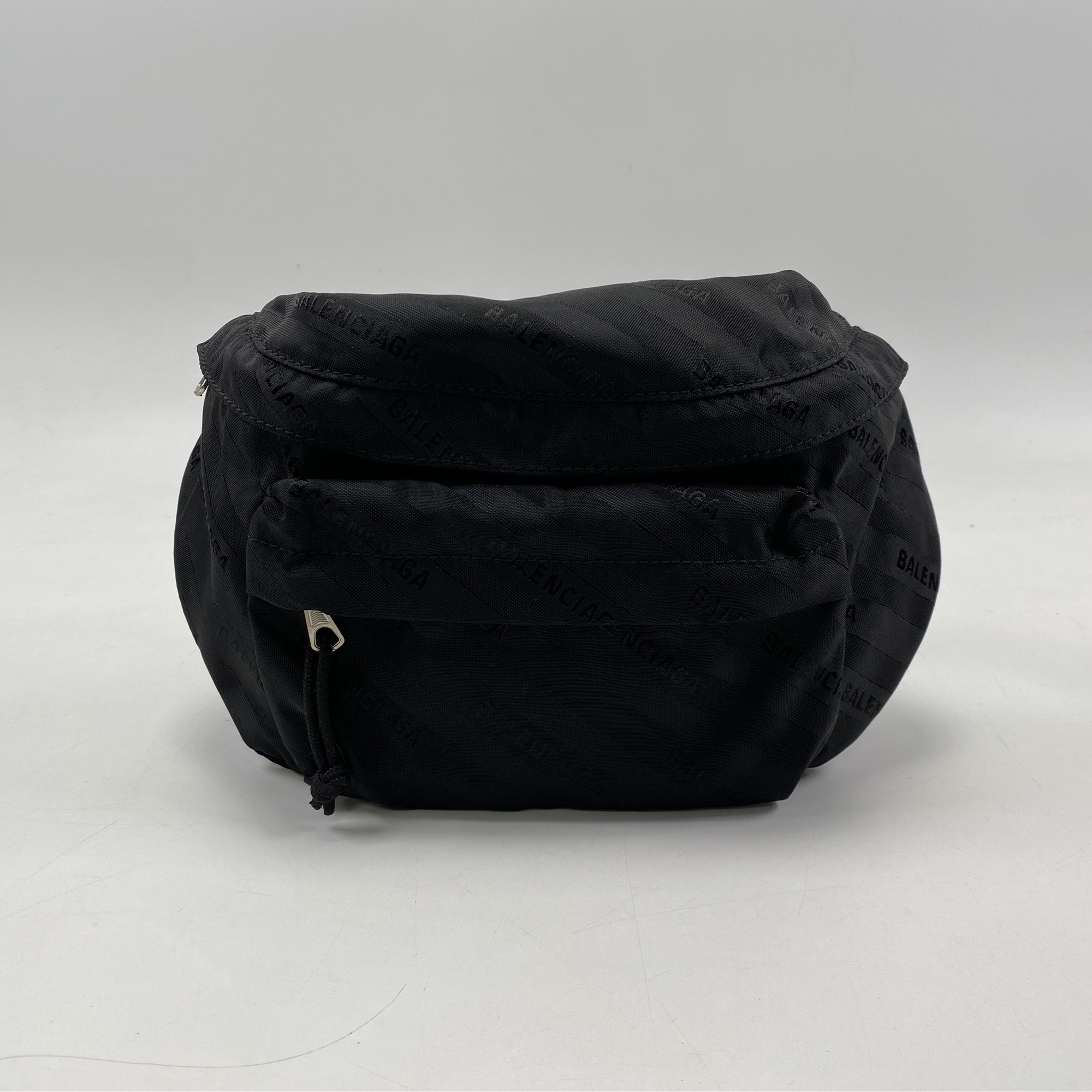 ✨美品✨バレンシアガ エクスプローラー ボディバッグ ナイロン 新ロゴ