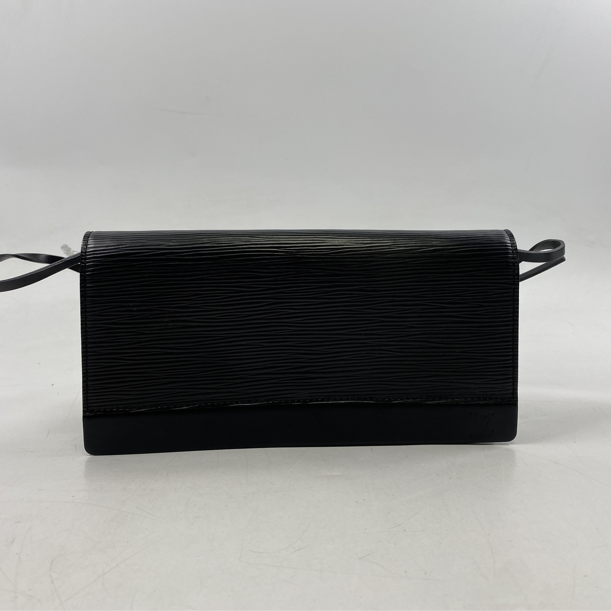 ルイ・ヴィトン エピ オンフルール ノワール Bランク