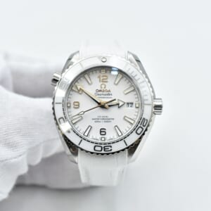 オメガ シーマスター プラネットオーシャン 600M 白文字盤 SS×レザー/AT 215.33.40.20.04.001 買取実績【買取日：2025年11月4日】