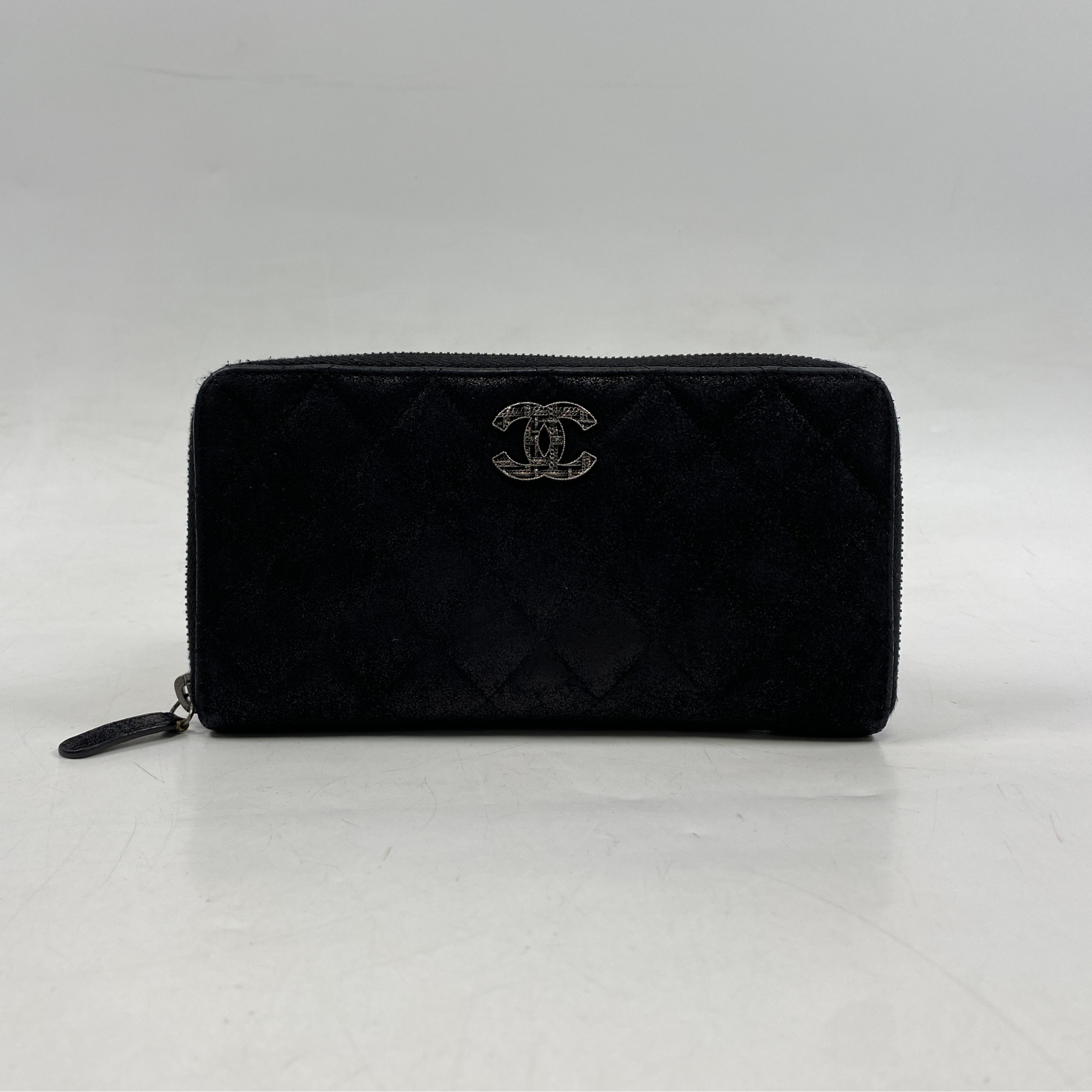 シャネル マトラッセ ラウンドファスナー長財布 黒 メタリック