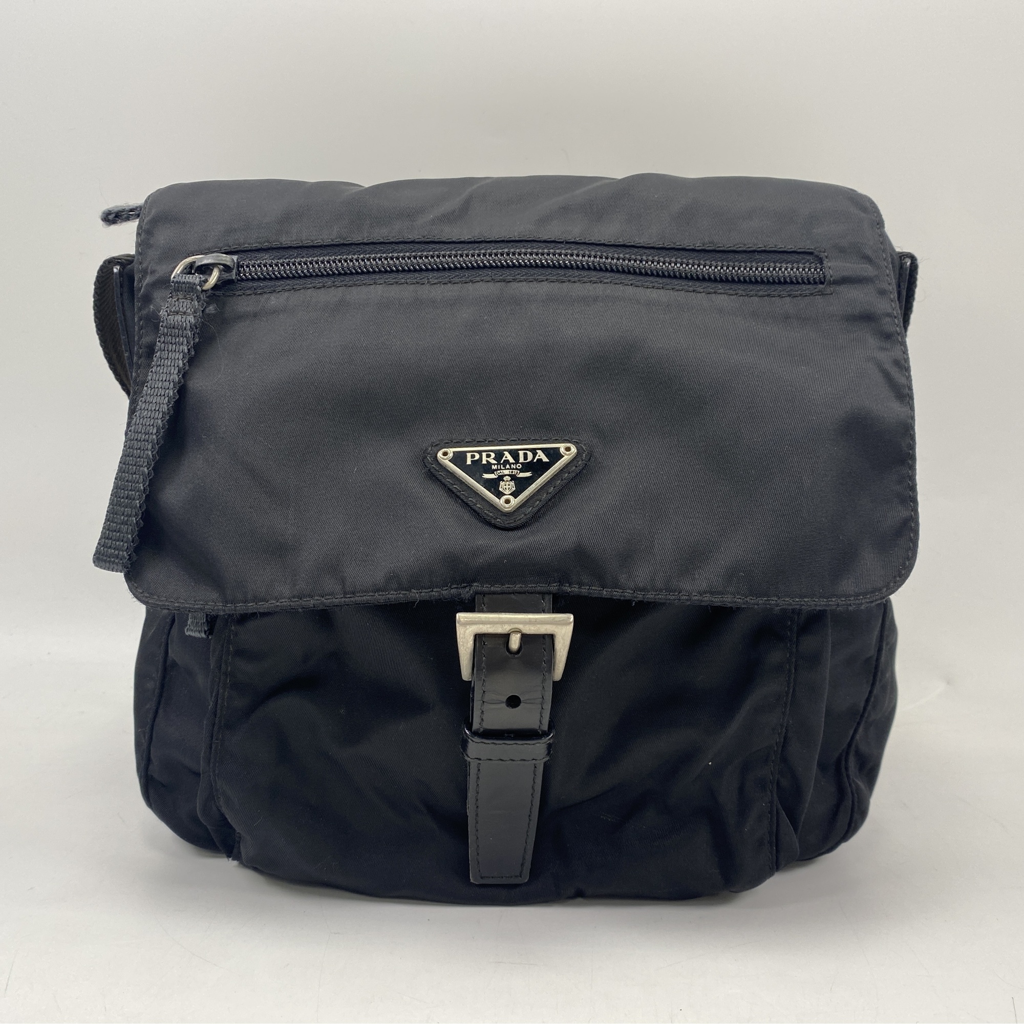 プラダ ショルダーバック 黒 ナイロン Bランク