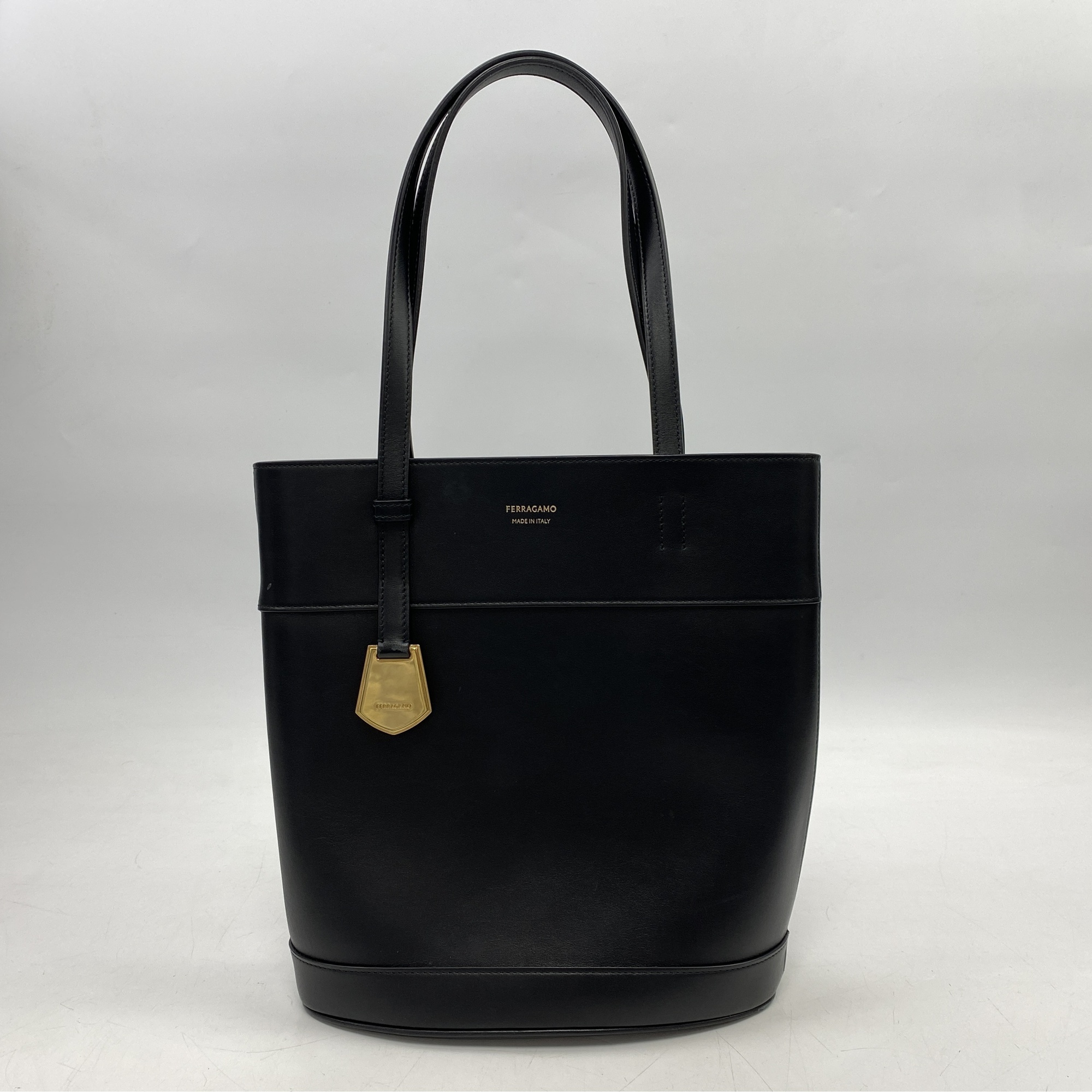 サルヴァトーレ フェラガモ トートバッグ ハンドバッグ 黒 レザー