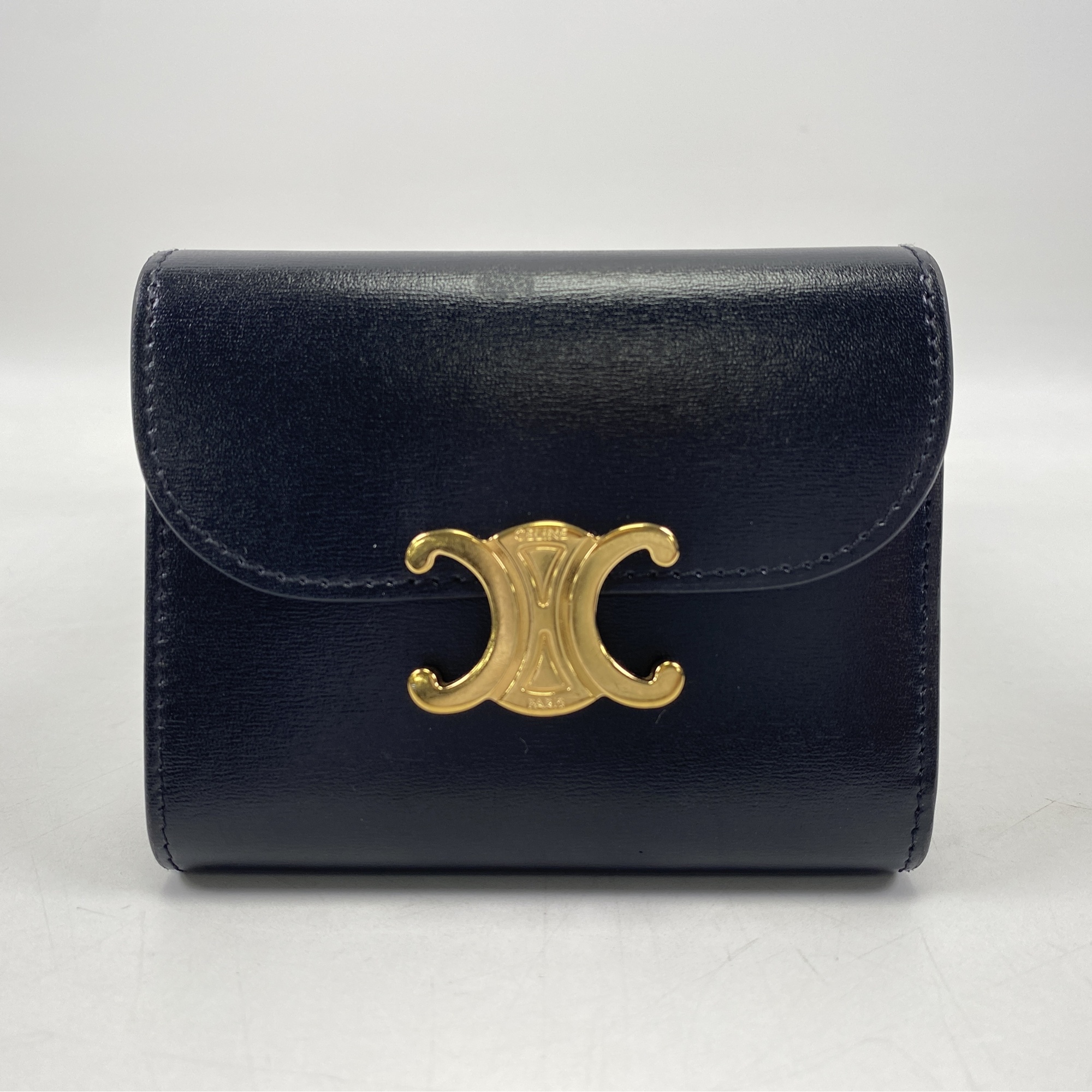 セリーヌ トリオンフ 三つ折り財布 黒 レザー Bランク