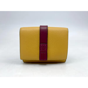 ロエベ トライフォールドウォレット イエロー×ワインレッド レザー 買取実績【買取日：2025年11月2日】