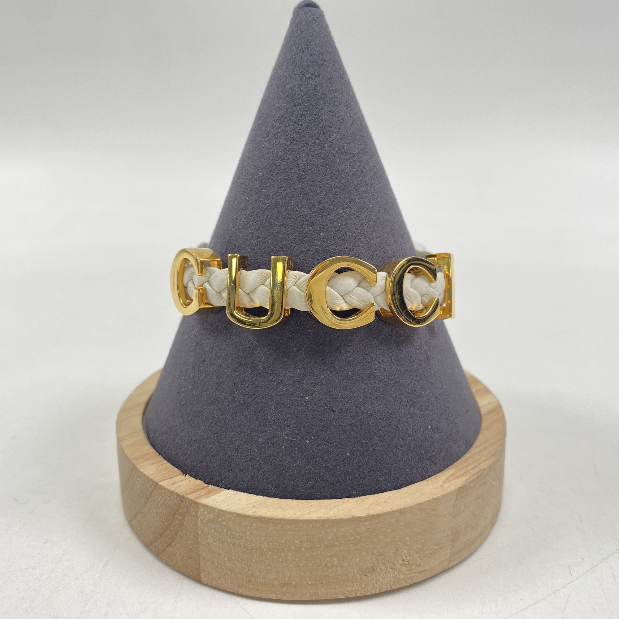 GUCCI グッチ　2連 ゴールドロゴレザーブレスレット 極美品 グッチ ロゴ レザーブレスレット ゴールド×ホワイト 買取実績【買取日