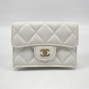 シャネル マトラッセ 三つ折りコンパクトウォレット 白 キャビアスキン GD金具 AP0230B 買取実績【買取日：2025年11月16日】
