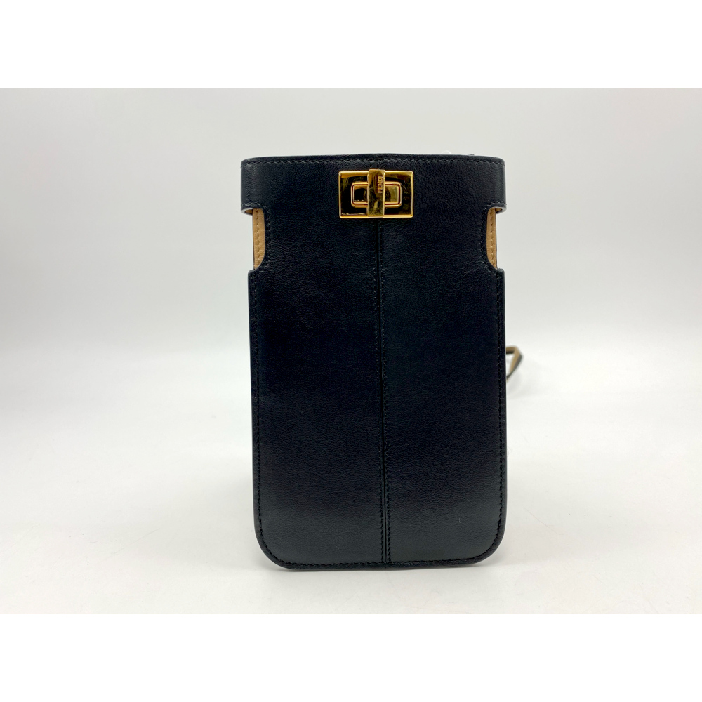 フェンディ ピーカフォン 黒 レザー Bランク