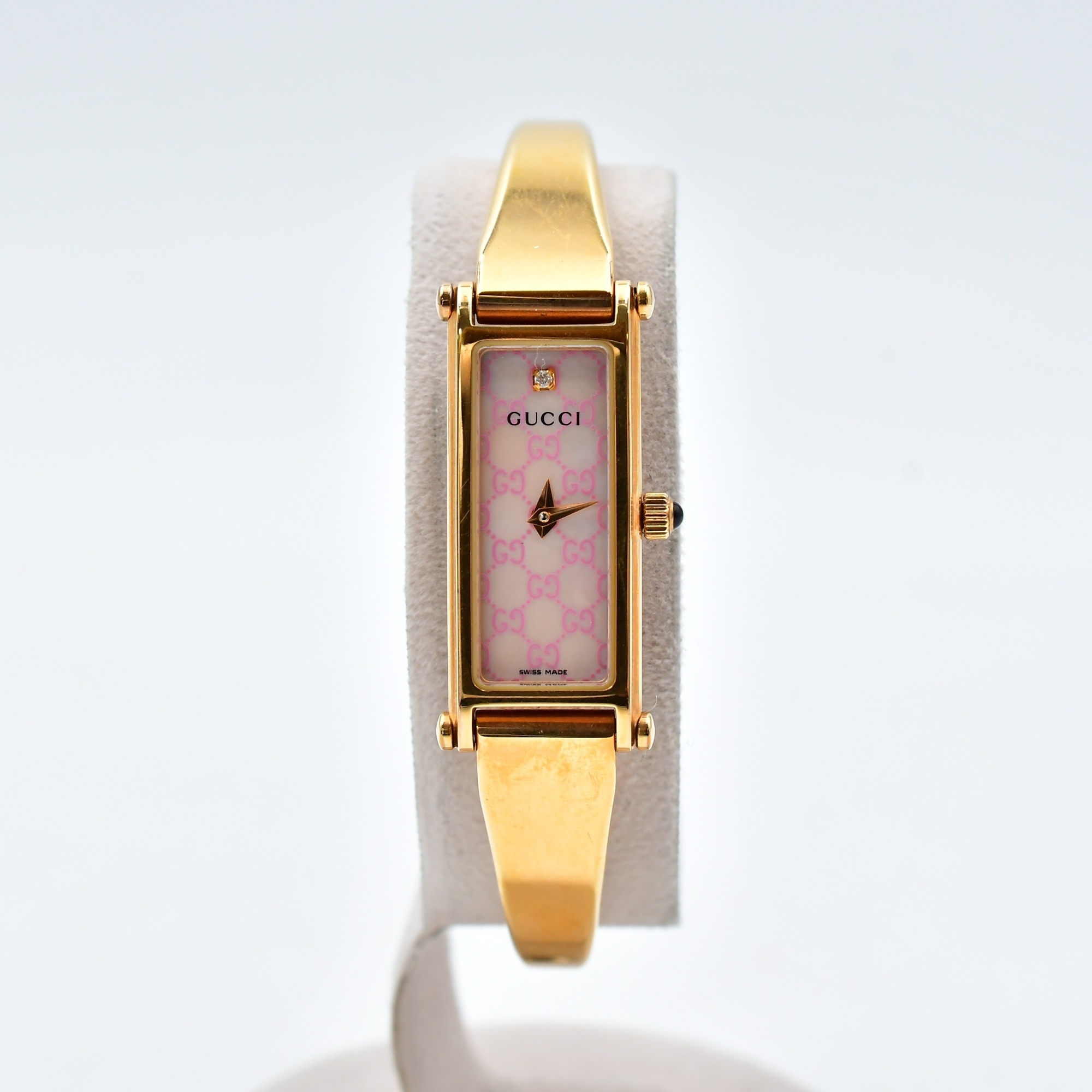 グッチ バングルウォッチ シェル文字盤 1ポイントダイヤ SS/QZ ABランク