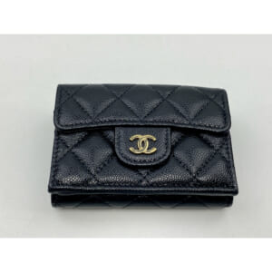 シャネル マトラッセ 三つ折りコンパクトウォレット 黒 キャビアスキン SV金具 シール有 買取実績【買取日：2025年12月4日】