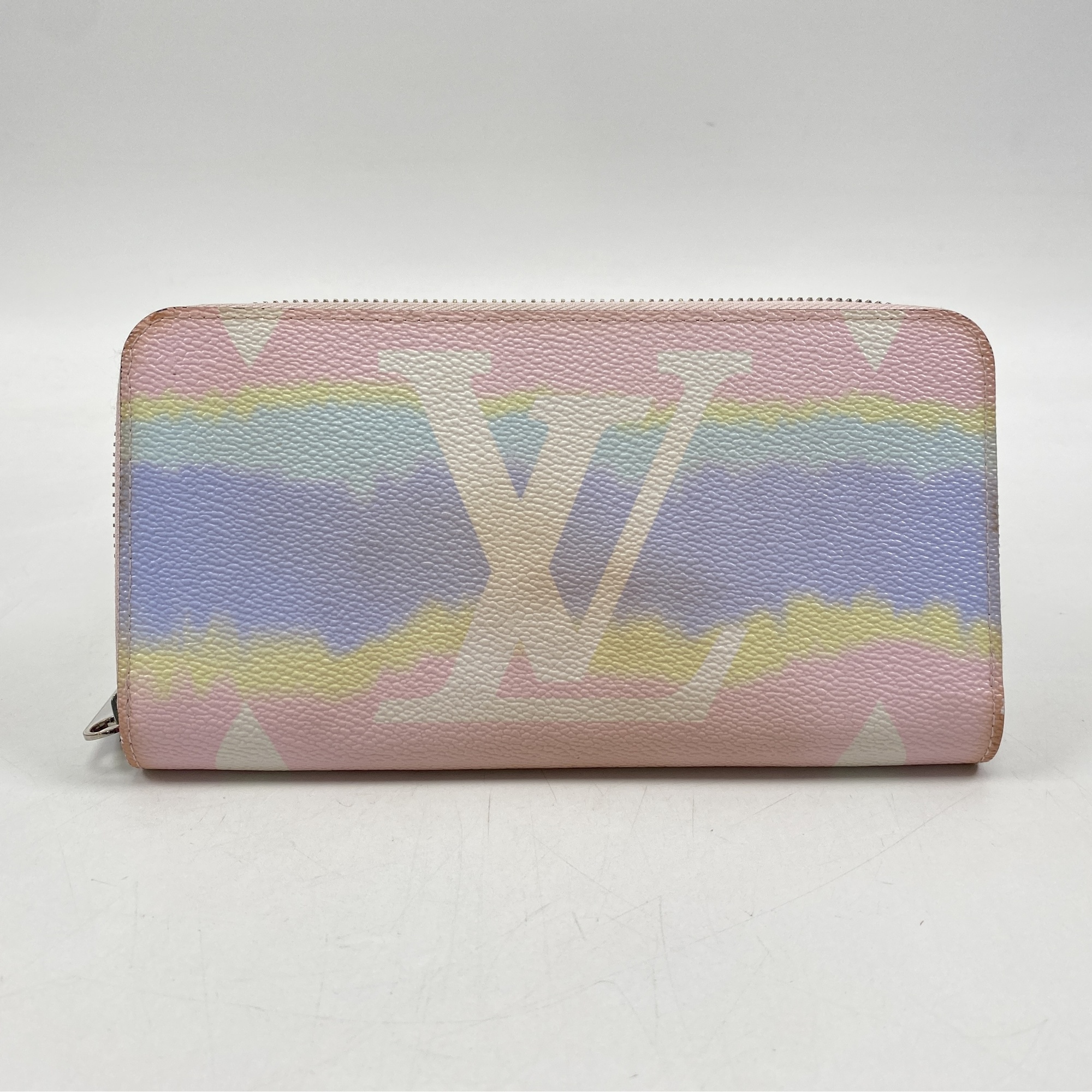 ルイ・ヴィトン モノグラムジャイアント LVエスカルジッピーウォレット Bランク