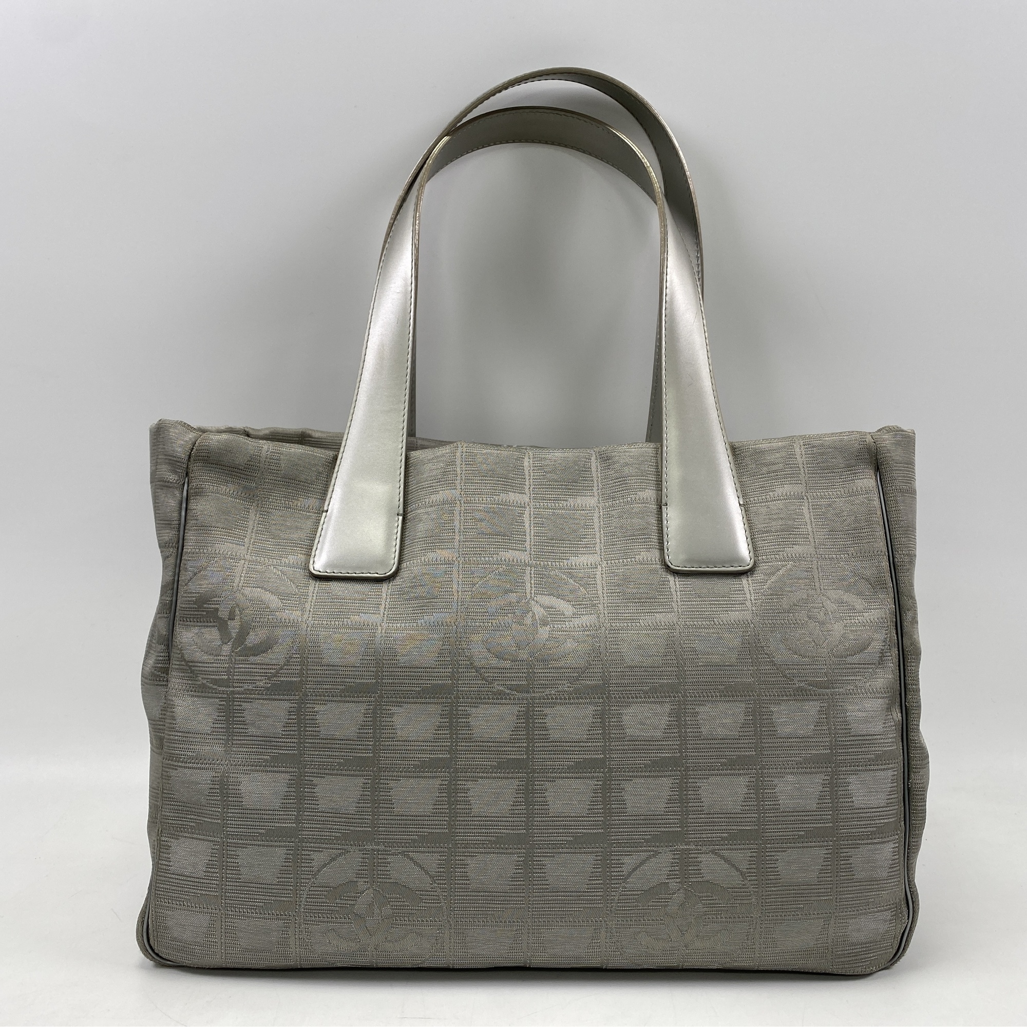 シャネル ニュートラベルライン ハンドバッグ グレー Bランク