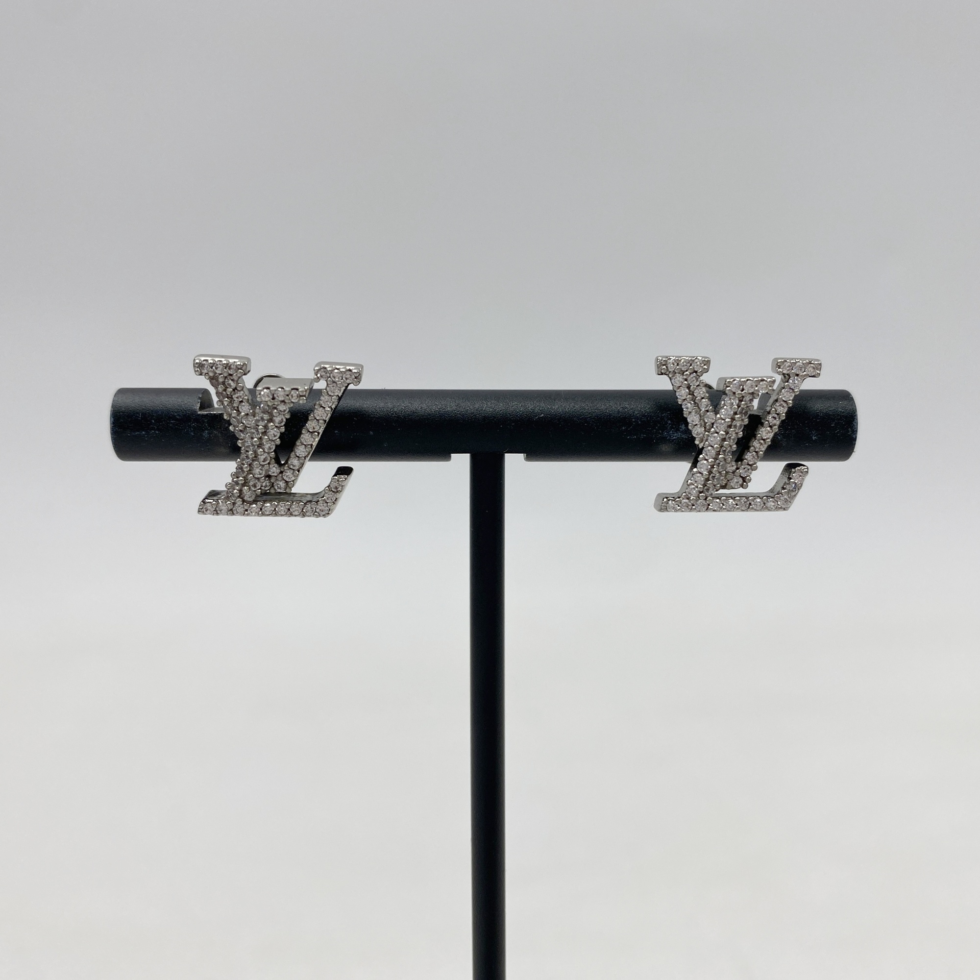 ルイ・ヴィトン ピアス・LV アイコニック ストラス M00608 買取実績