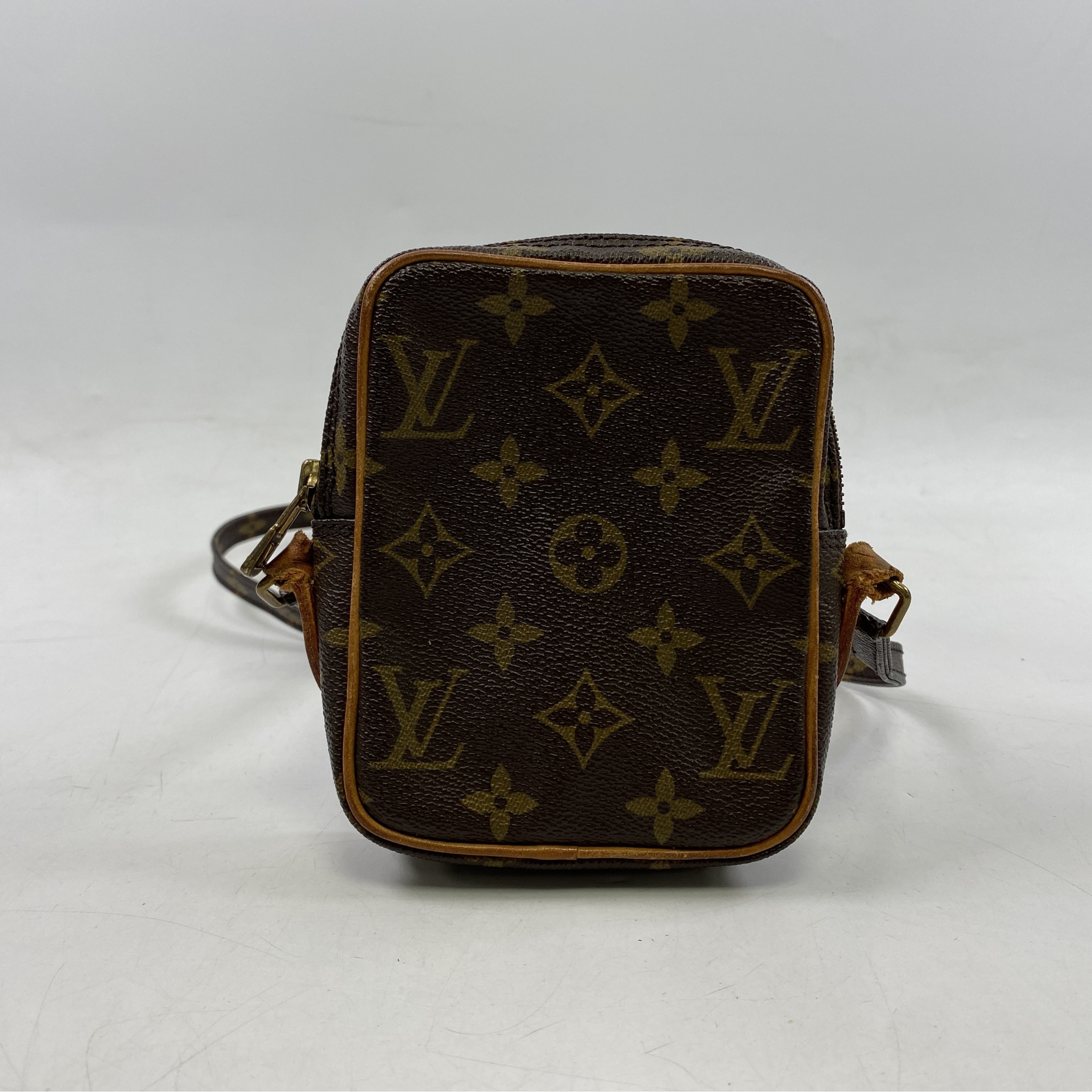 ルイ・ヴィトン モノグラム ミニダヌーブ Bランク