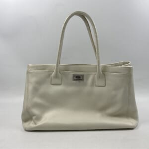 シャネル 2.55 エグゼクティブトート 白 キャビアスキン 買取実績【買取日：2025年11月21日】