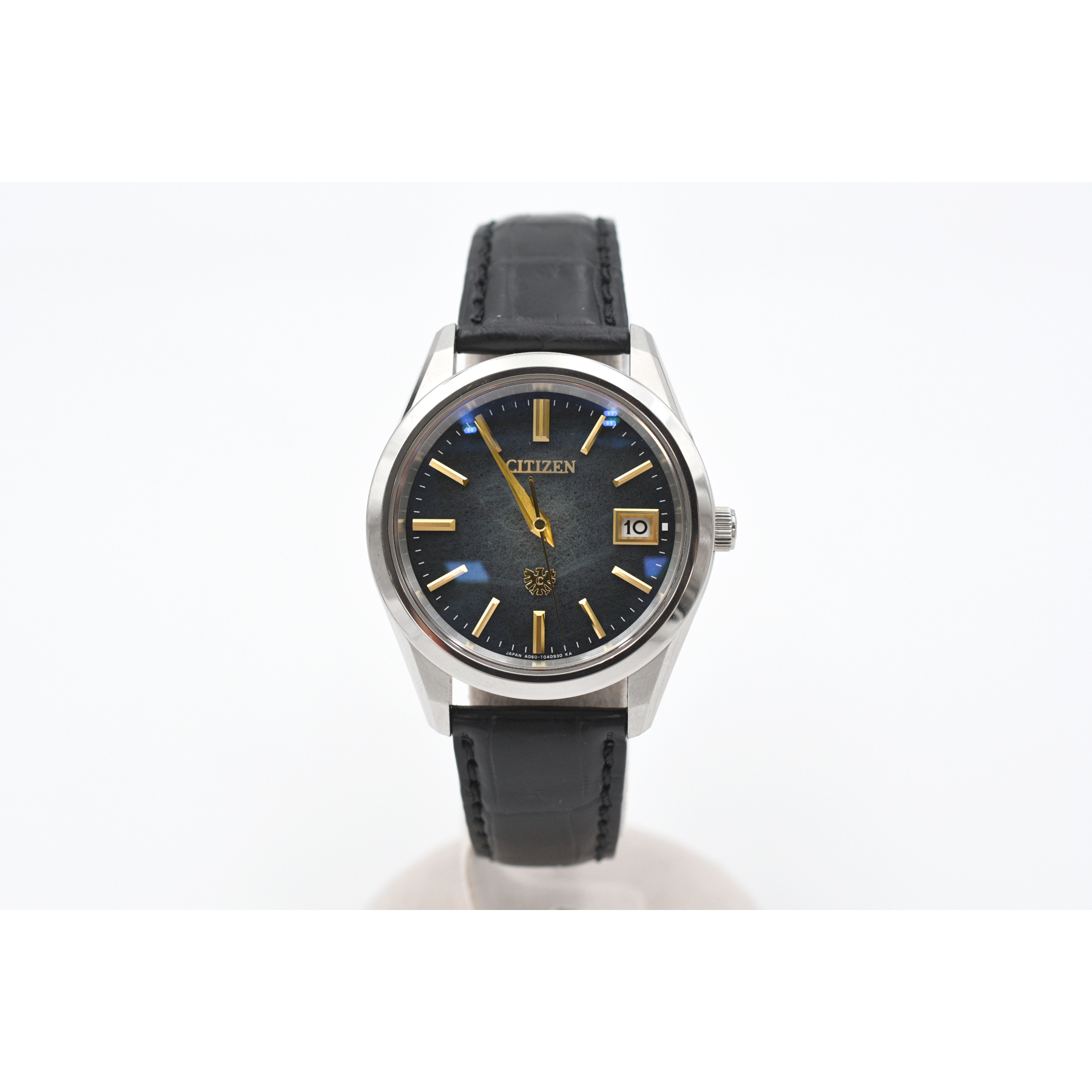 シチズン ザ・シチズン デイト 静寂 ネイビーグラデーション(雲龍紙）文字盤 Ti×革/ソーラー Aランク