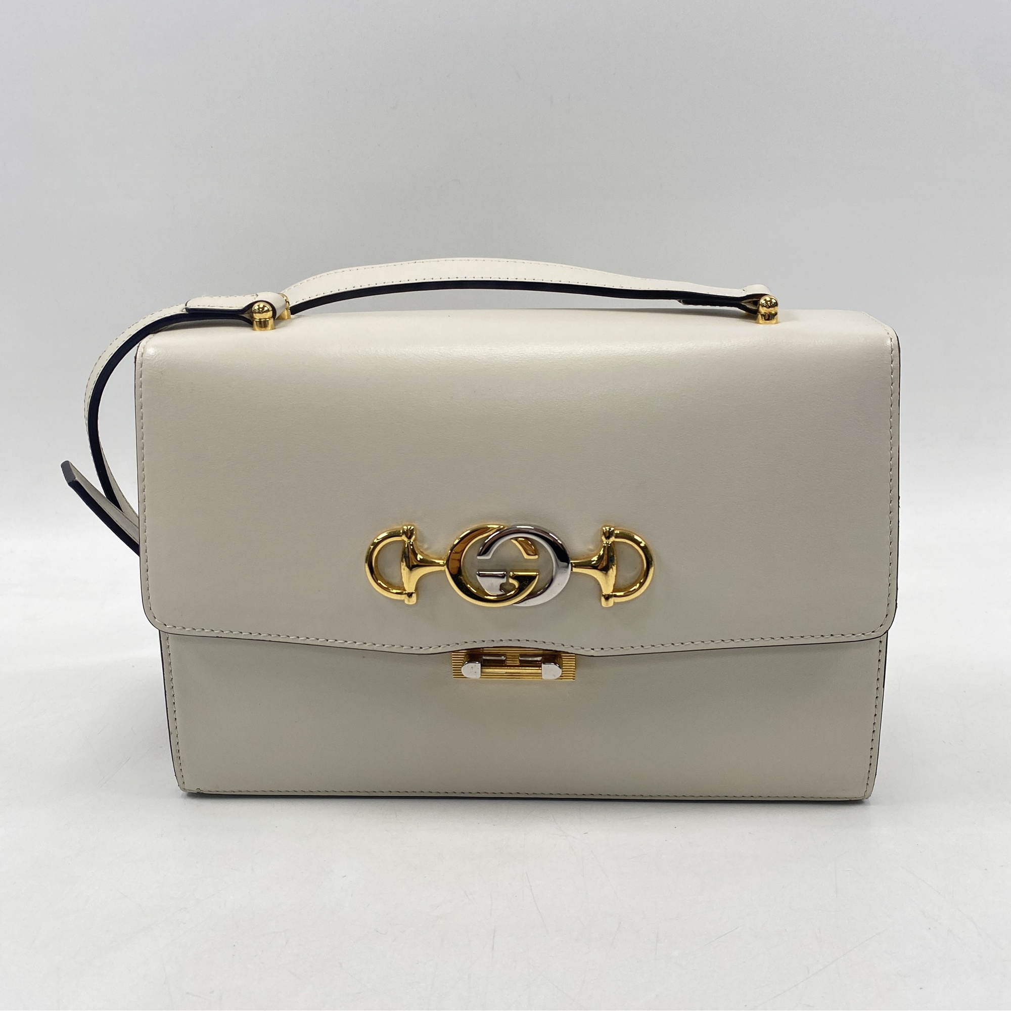 グッチ ズゥミ ショルダーバッグ 白 レザー Bランク