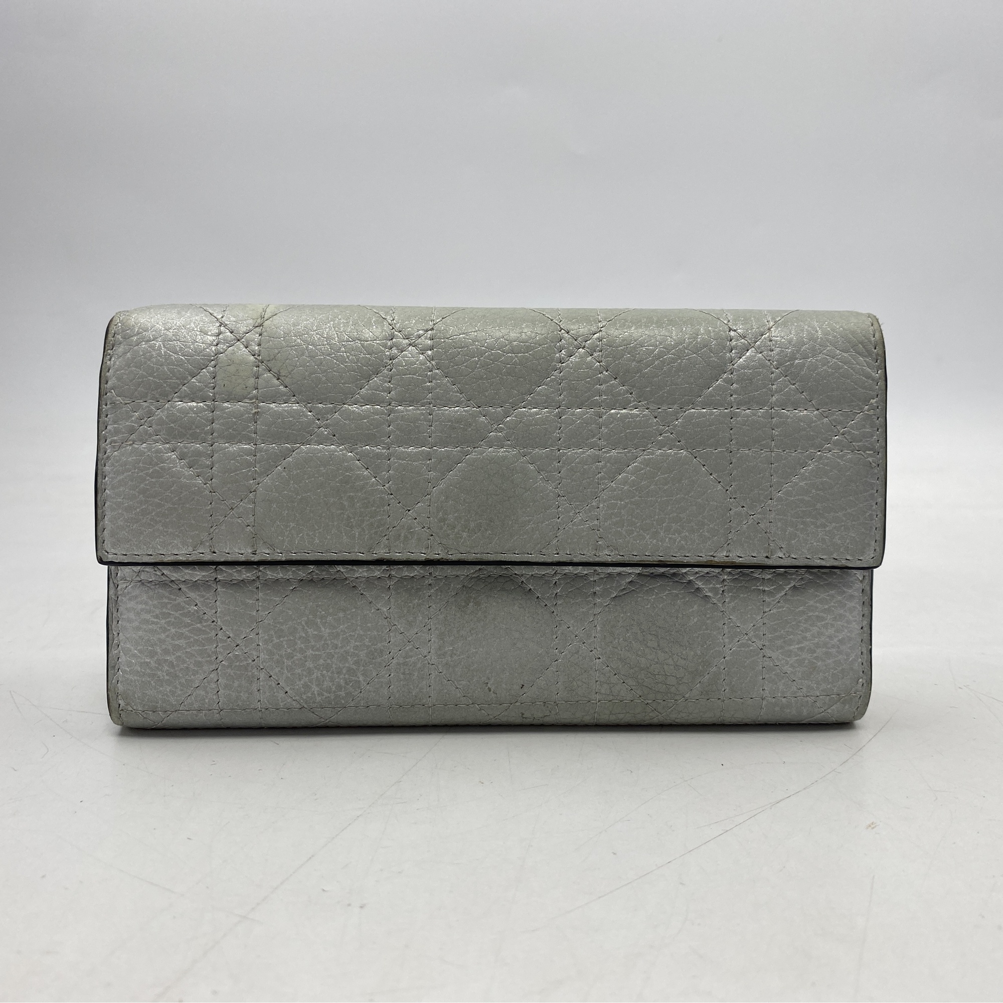 ディオール 2つ折り長財布 シルバー レザー Bランク