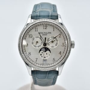 パテック フィリップ コンプリケーション アニュアルカレンダー ムーンフェイズ ダイヤベゼル シルバー文字盤 WG×革/AT 4947G-010 買取実績【買取日：2025年11月21日】