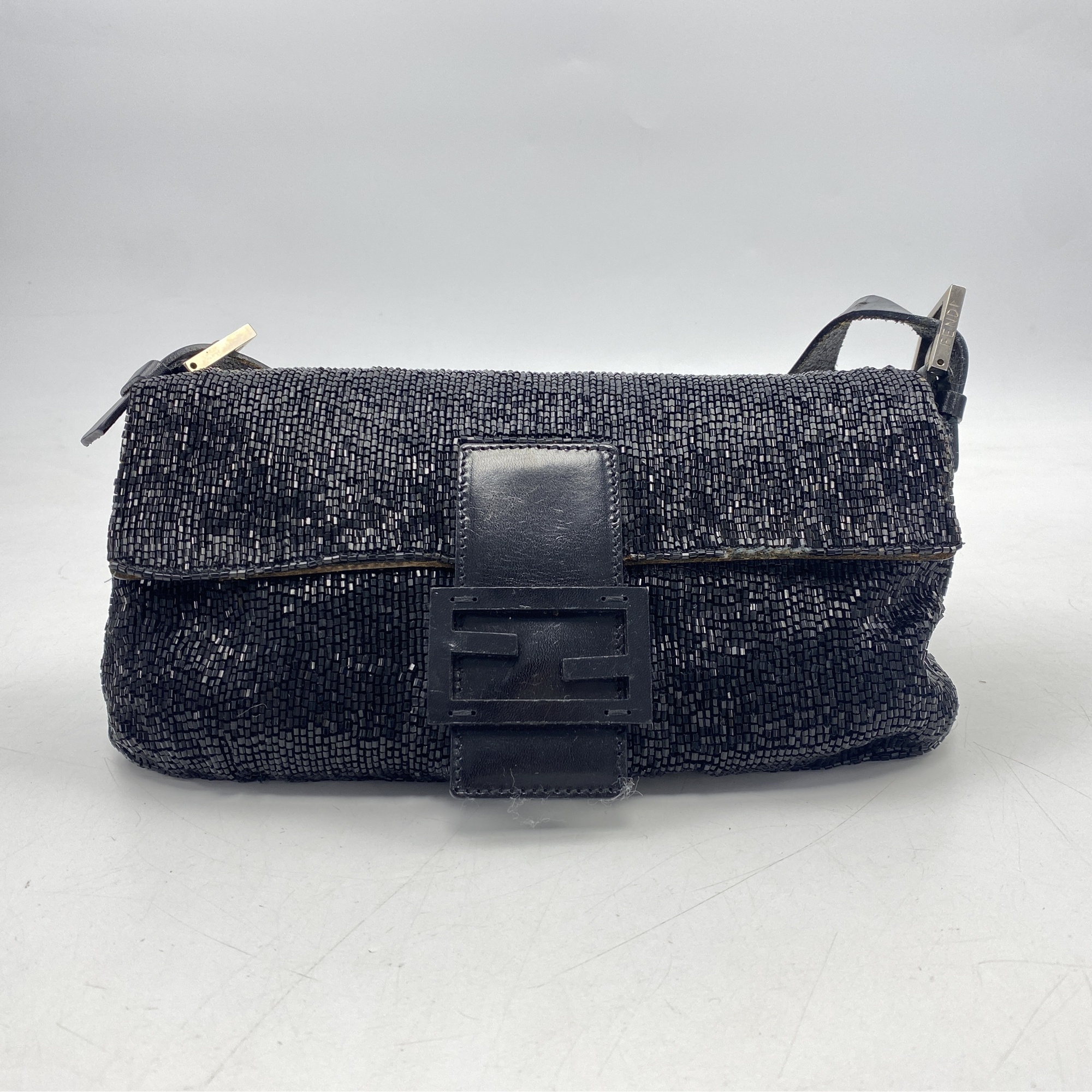 フェンディ マンマバケット ショルダーバッグ 黒 ビーズ 買取実績