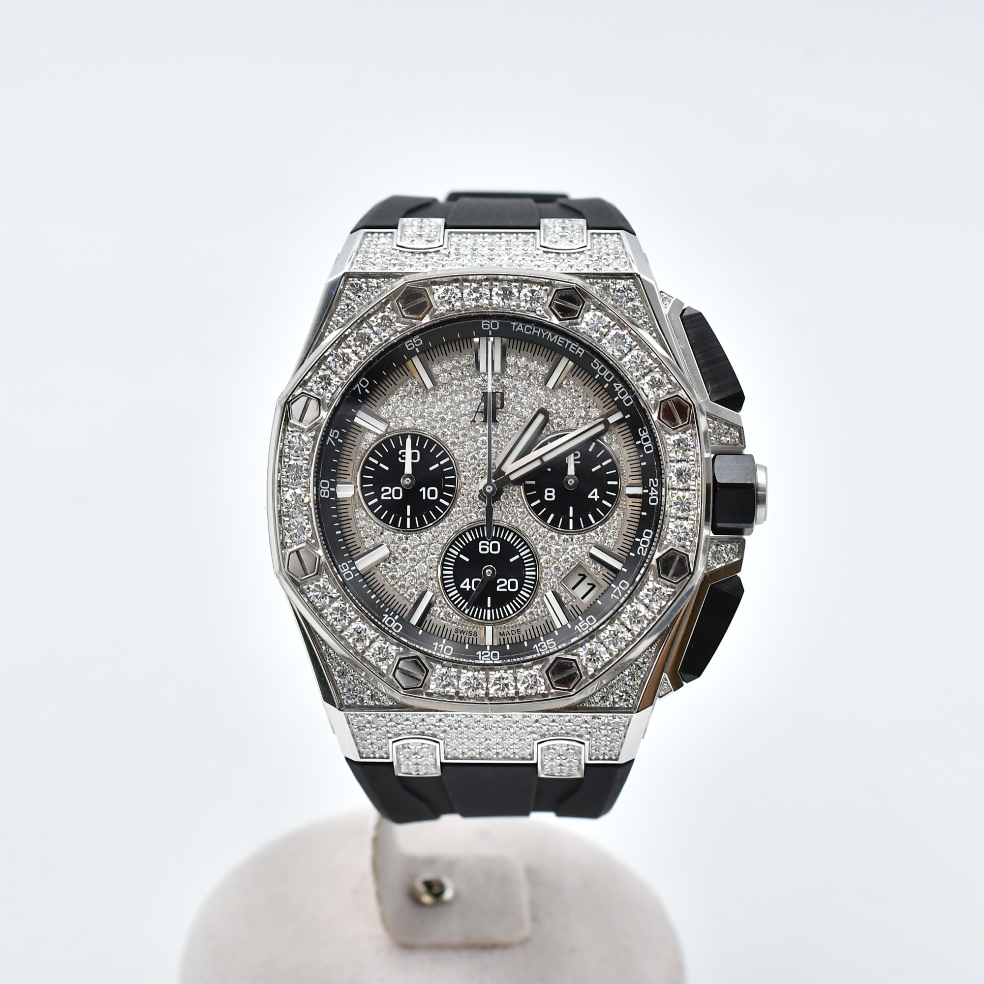 オーデマ ピゲ ロイヤルオーク オフショア パヴェ文字盤 WG×ラバー/AT Sランク