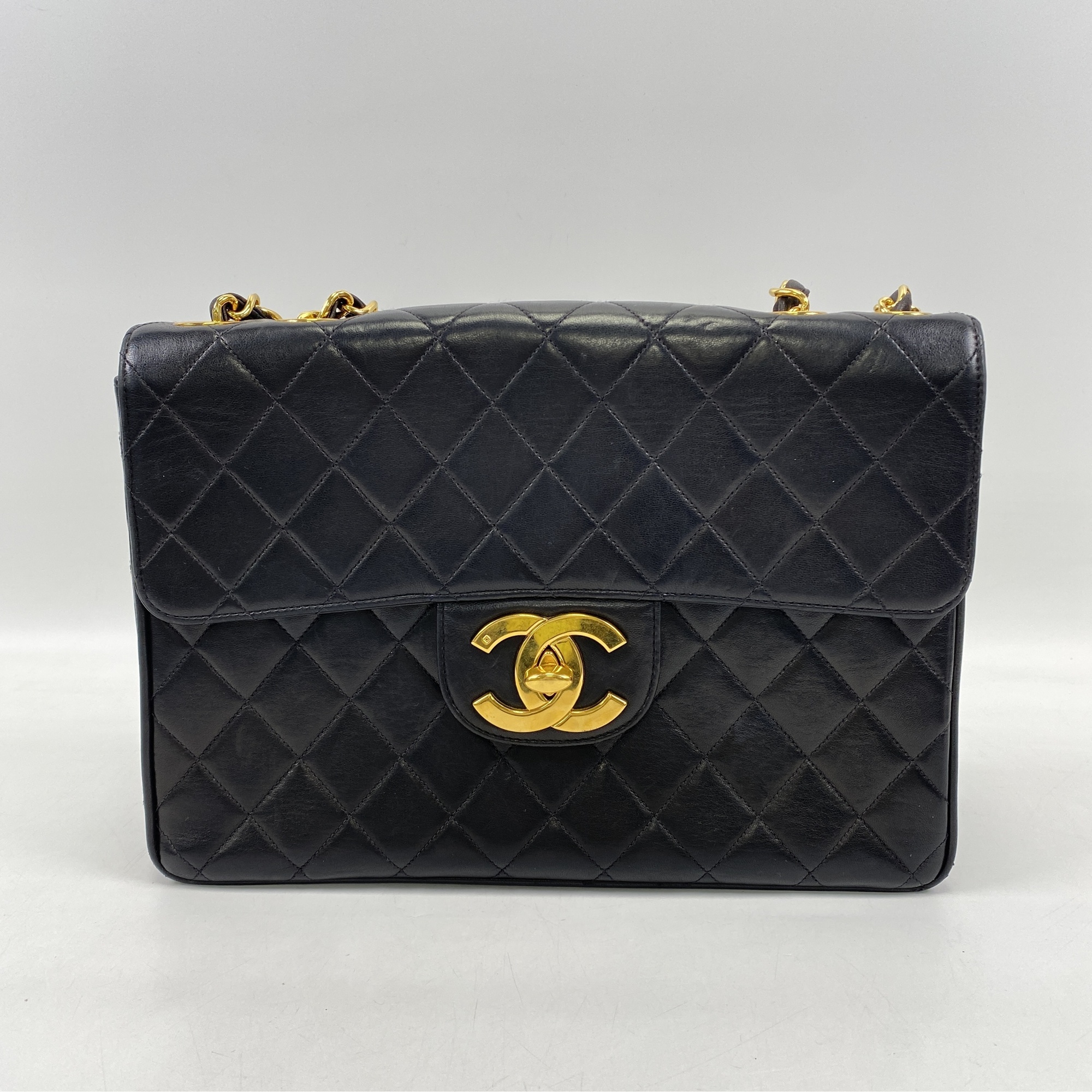 シャネル デカマトラッセ30 ラムスキン 黒 Wチェーン GD金具 Bランク