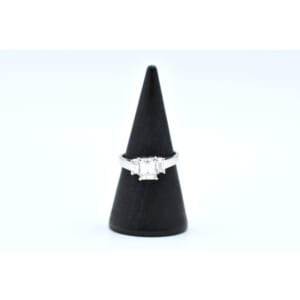エメラルドカットダイヤリング Pt900 0.76ct 0.33ct 買取実績【買取日：2025年12月6日】