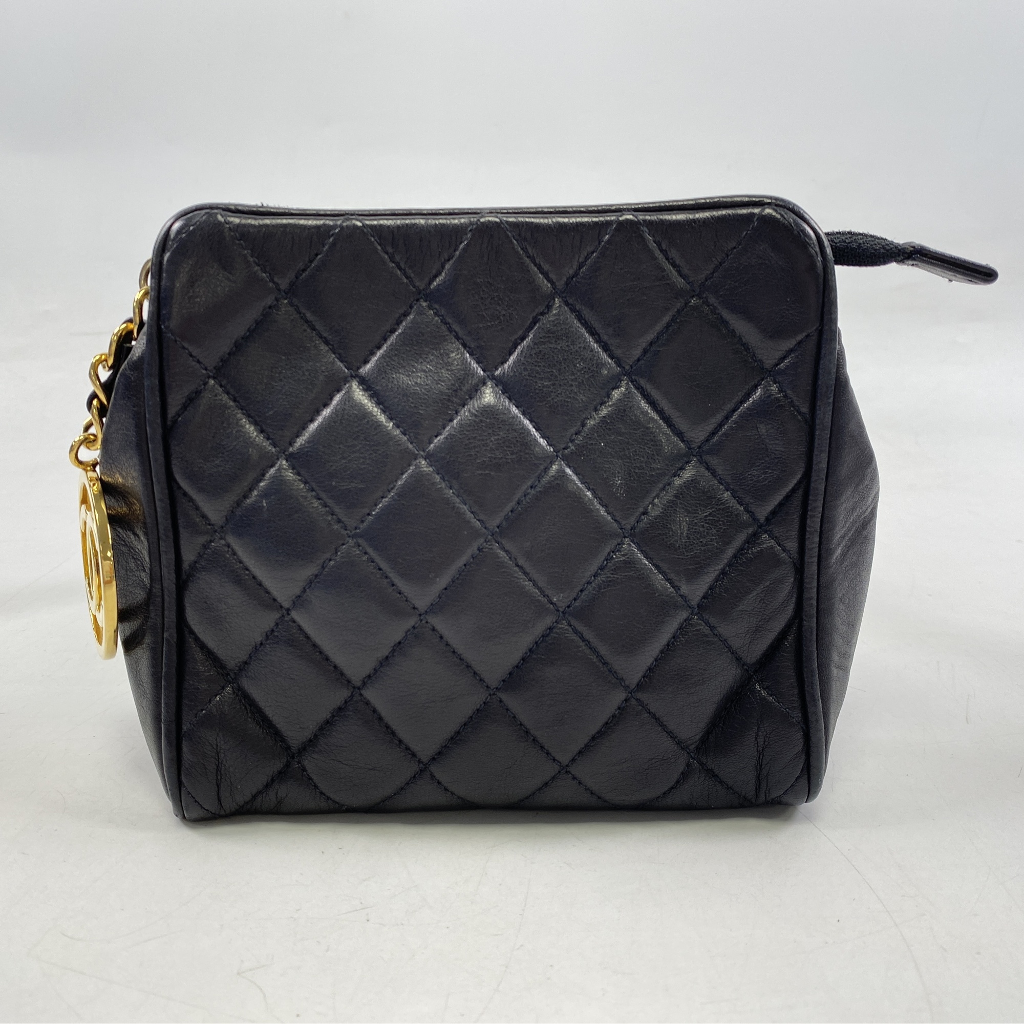 シャネル マトラッセ ウエストポーチ 黒 ラムスキン GD金具 1742620