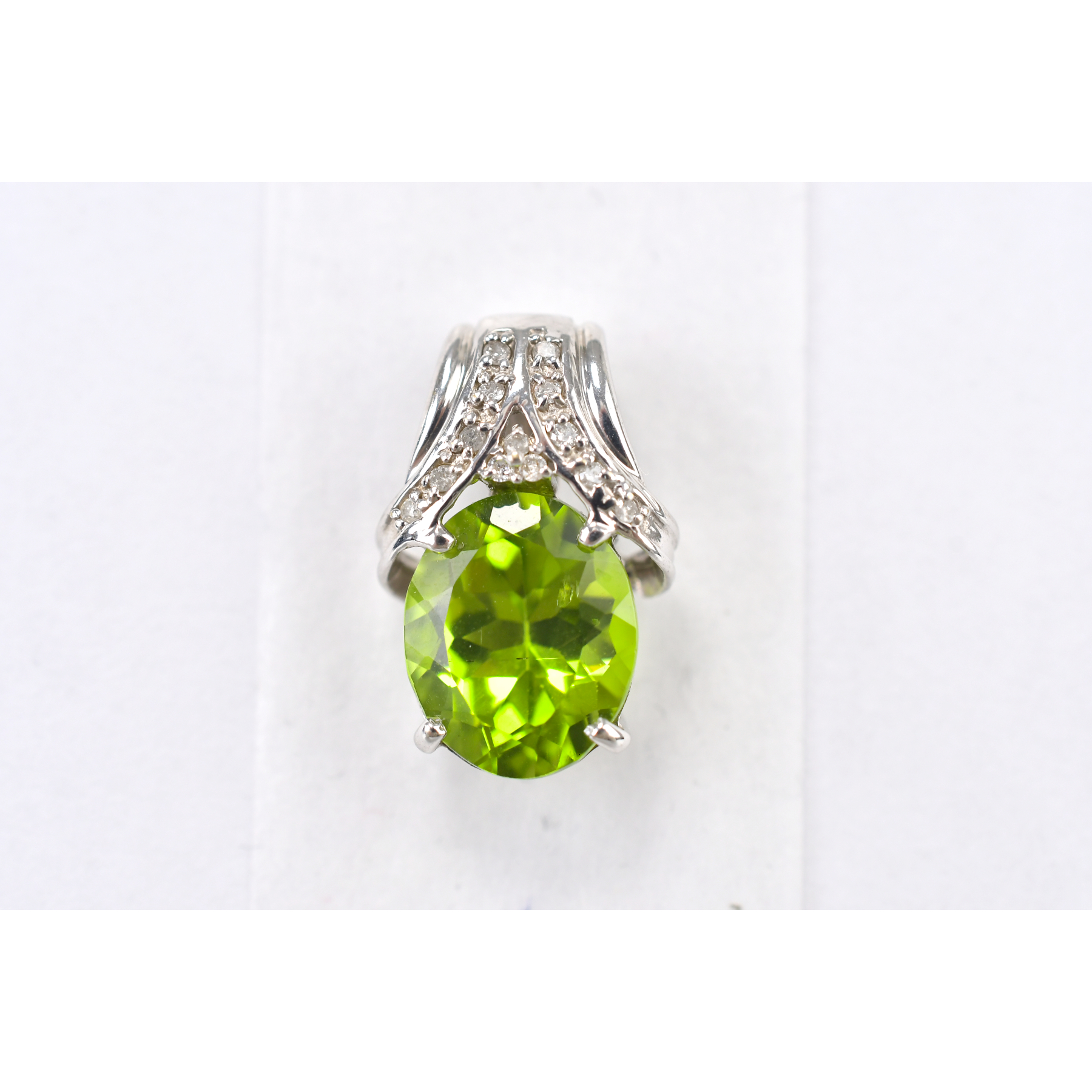 色石ネックレストップ K18WG 4.00ct 0.06ct 買取実績【買取日：2025年
