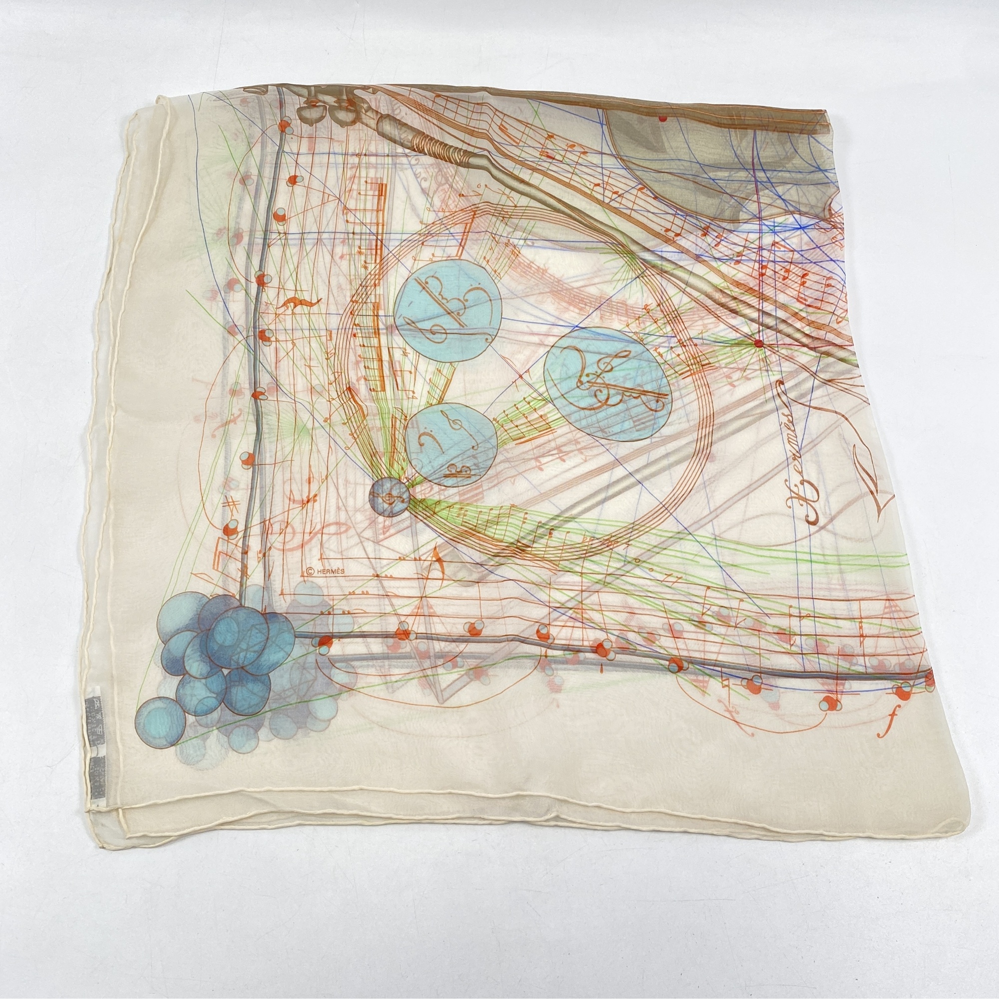 レア！　エルメス　カレ90 「球体が奏でる音楽」　中古美品 エルメス カレ 90 La Musique des Spheres 球体が奏でる音楽 ホワイト