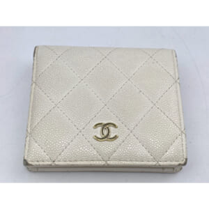 シャネル ココマーク 二つ折り財布 白 キャビア GD金具 買取実績【買取日：2025年12月3日】