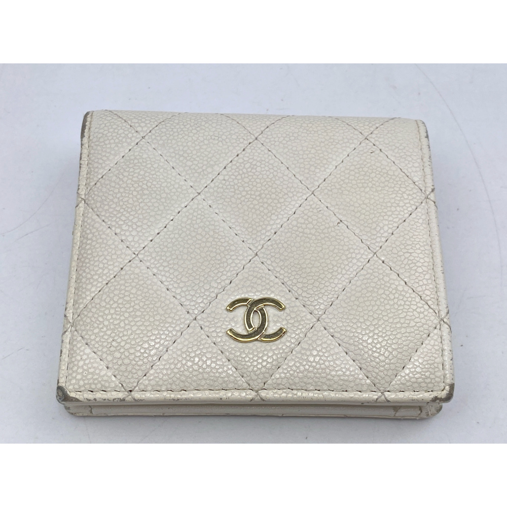 シャネル ココマーク 二つ折り財布 白 キャビア GD金具 買取実績【買取