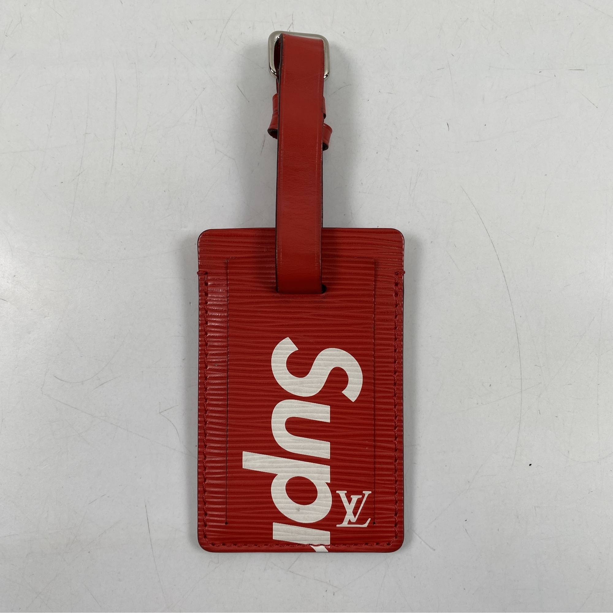 レ*オ様 ルイヴィトン エピ シュプリーム LVロゴ ネームタグ M67726 ルイヴィトンSupreme コラボ ネームタグ 2点セット 14127 黒/赤 ユニ