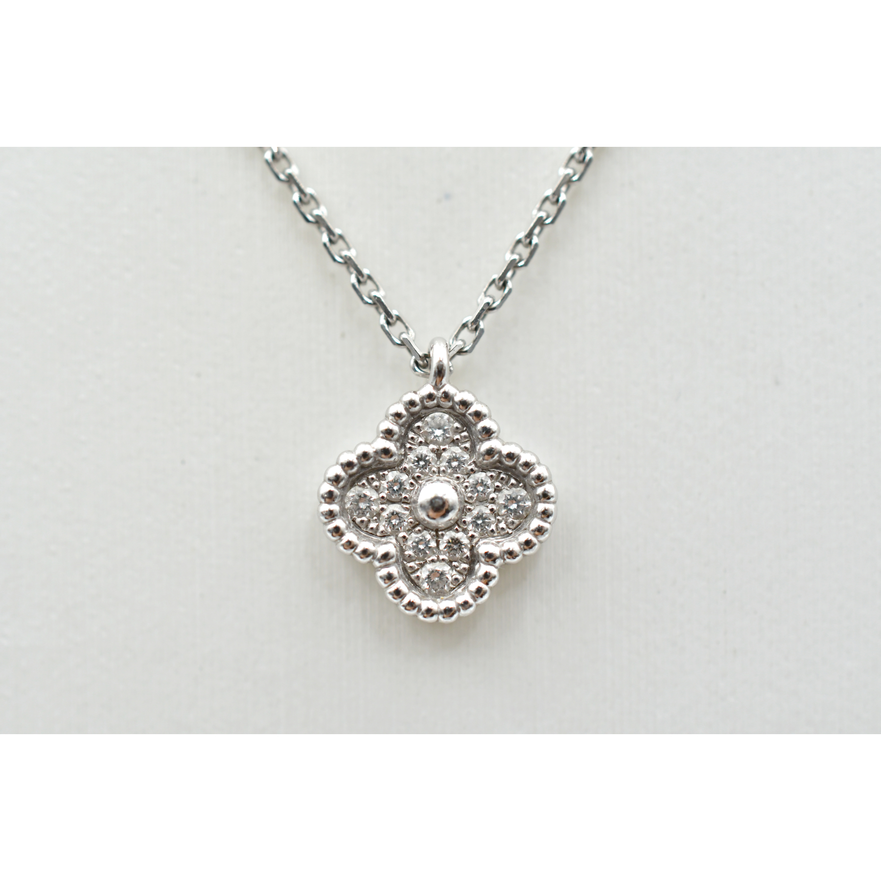 ヴァンクリーフ＆アーペル スウィートアルハンブラ ダイヤ ネックレス