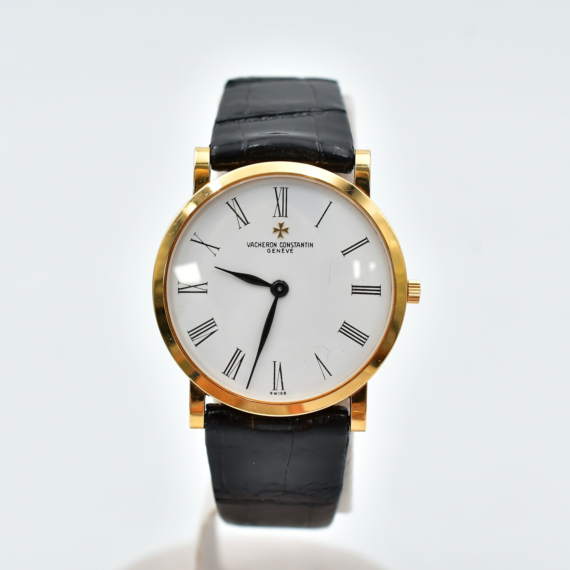 ヴァシュロン・コンスタンタン エッセンシャル 白文字盤 YG×革/手巻き Bランク