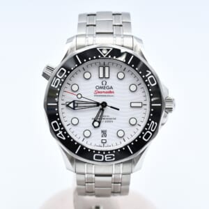 オメガ シーマスター ダイバー300M コーアクシャル 白文字盤 SS/AT 210.30.42.20.04.001 買取実績【買取日：2026年1月5日】