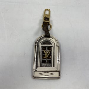 ルイ・ヴィトン バッグチャーム ポルトクレ タグ アーキテチュラ ホワイト モノグラム キャンバス MP3204 MP3204 買取実績【買取日：2026年1月7日】