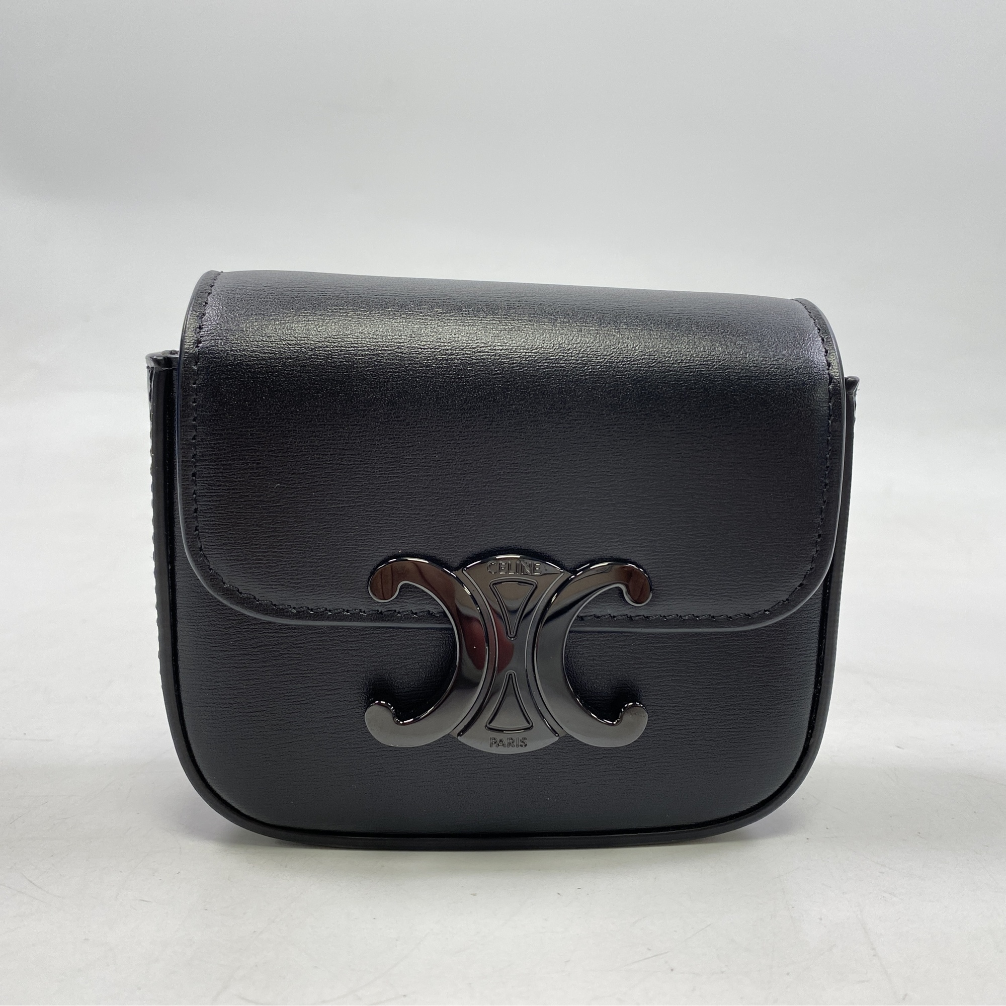 セリーヌ ミニクロード トリオンフ ショルダーバッグ 黒 レザー Aランク