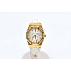 オーデマ ピゲ レディ ロイヤルオーク 白文字盤 PG×ラバー/QZ 676510R.ZZ.D010CA.01 買取実績【買取日：2025年11月4日】