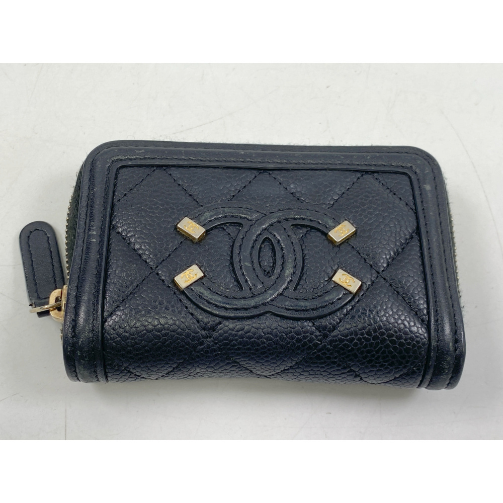 シャネル CCフィグリー コンパクトラウンドジップ 黒 キャビア Bランク