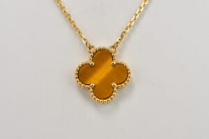 ヴァンクリーフ＆アーペル ヴィンテージアルハンブラ タイガーアイ ネックレス Au750YG VCARD38600 買取実績【買取日：2025年9月4日】