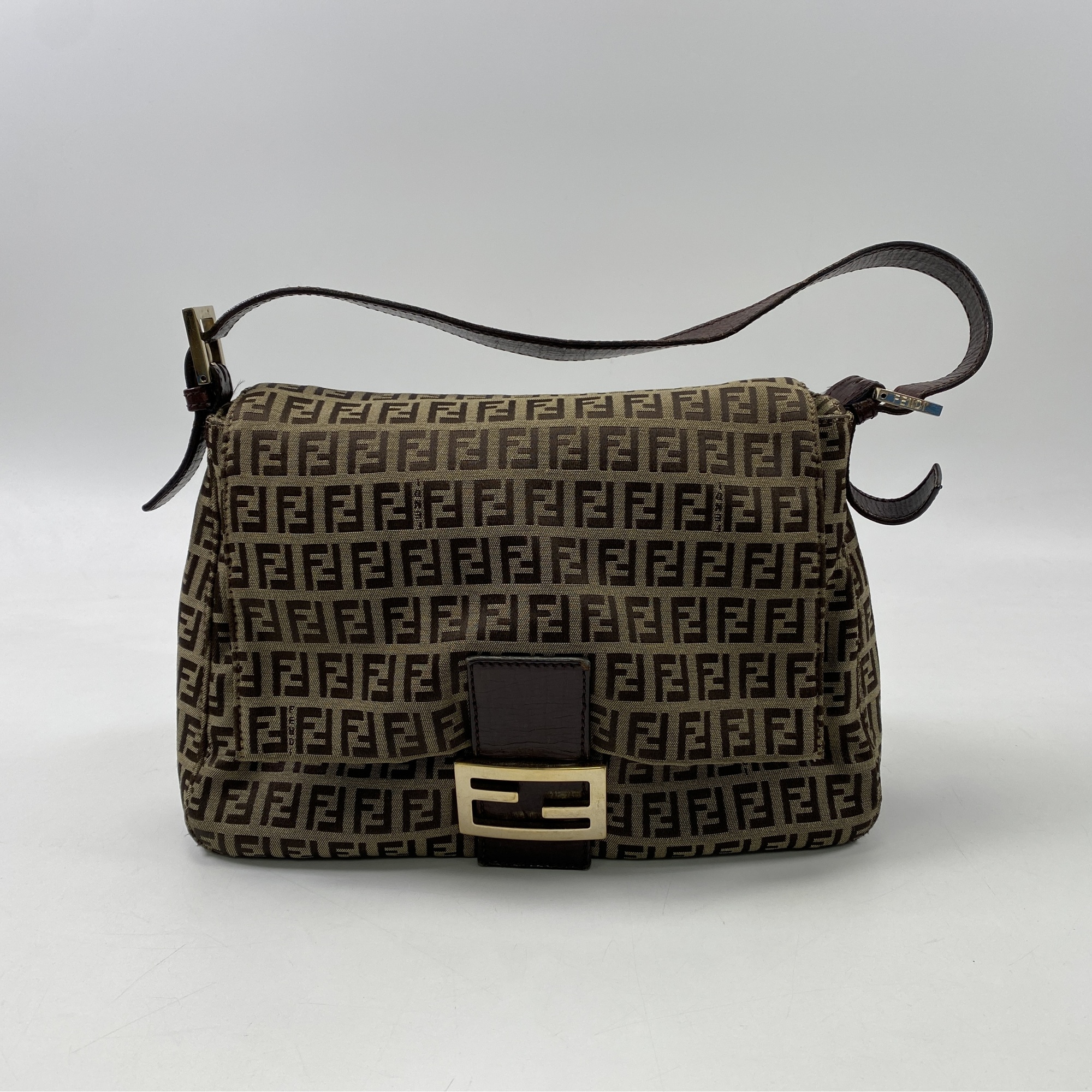 フェンディ ズッキーノ ショルダーバッグ ブラウン レザー Bランク