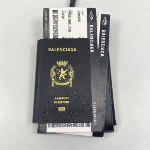 バレンシアガ パスポートフォンケース 黒 767733 買取実績【買取日：2026年1月4日】