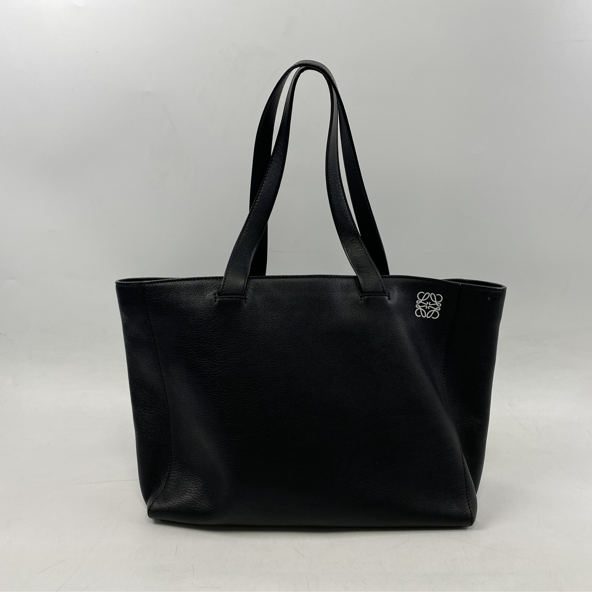 ロエベ イーストウェストショッパー トートバッグ ブラック レザー