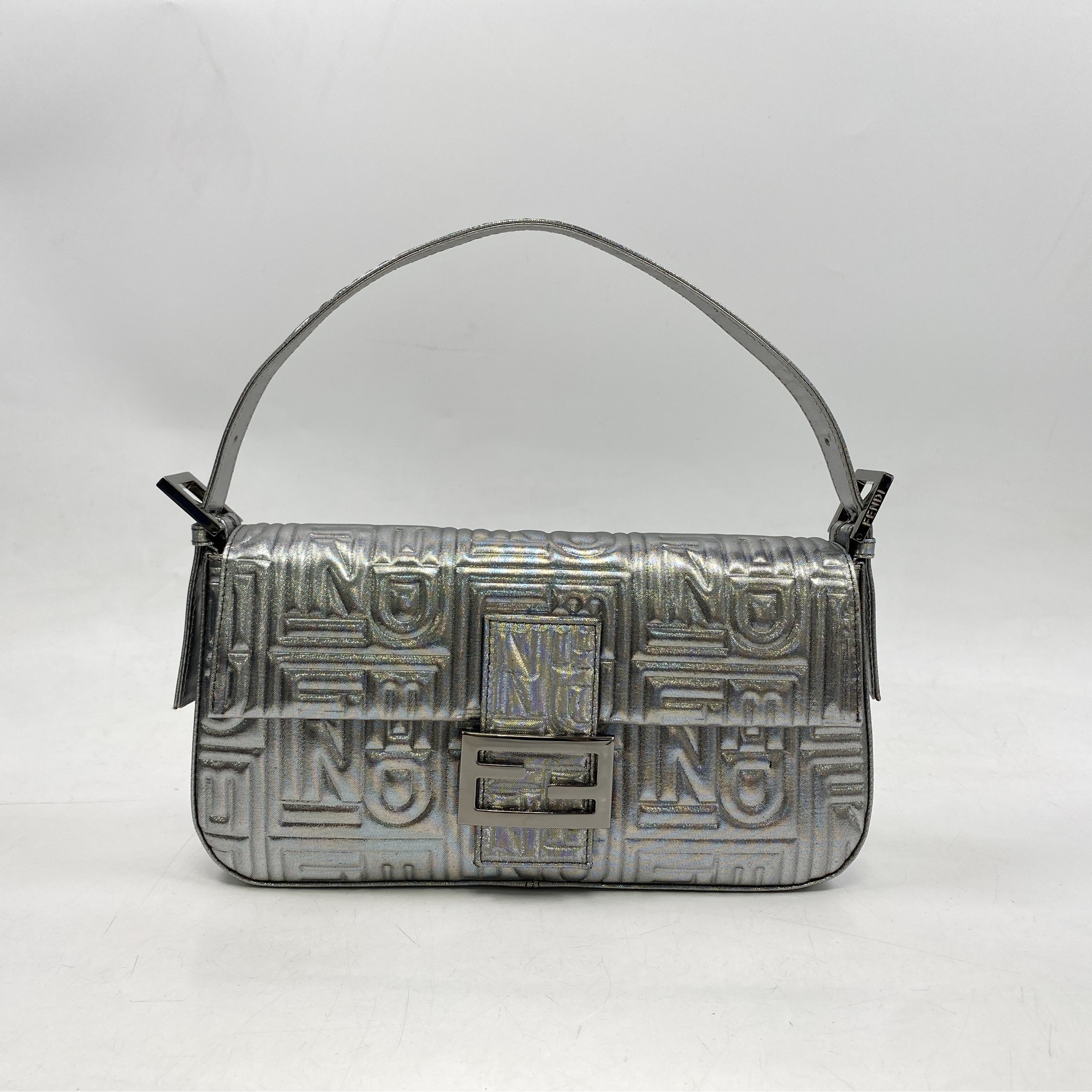 フェンディ　マンマバゲット　ズッカ　キャンバス　ワンショルダーバッグ FENDI（フェンディ） ズッカ柄 ショルダーバッグ ワンショルダー