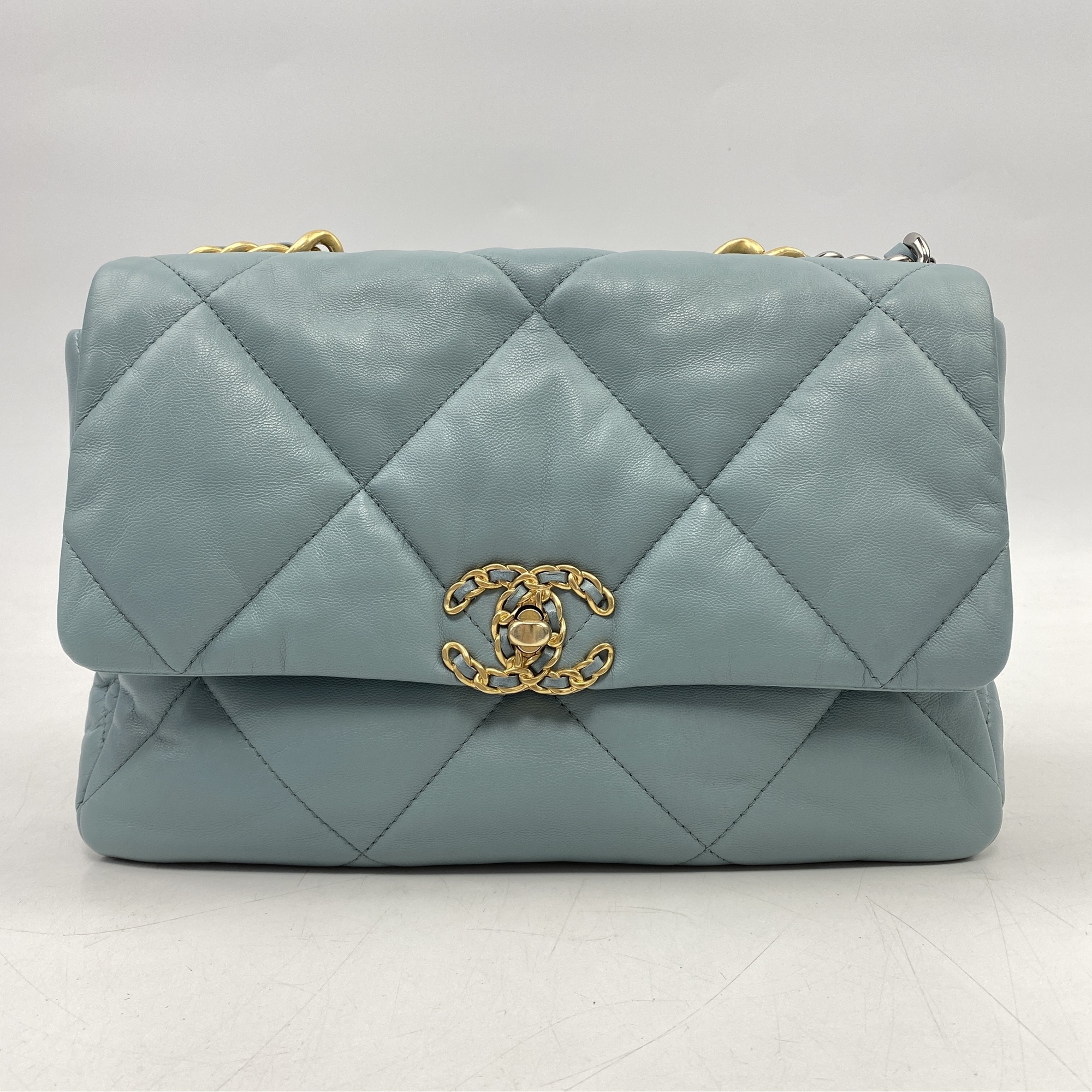 ◆◆しんしんさん専用◆◆CHANEL シャネル マトラッセ ラムスキン ラウンド 未使用・定価の約半額】シャネル ラムスキン マトラッセ ラウンド