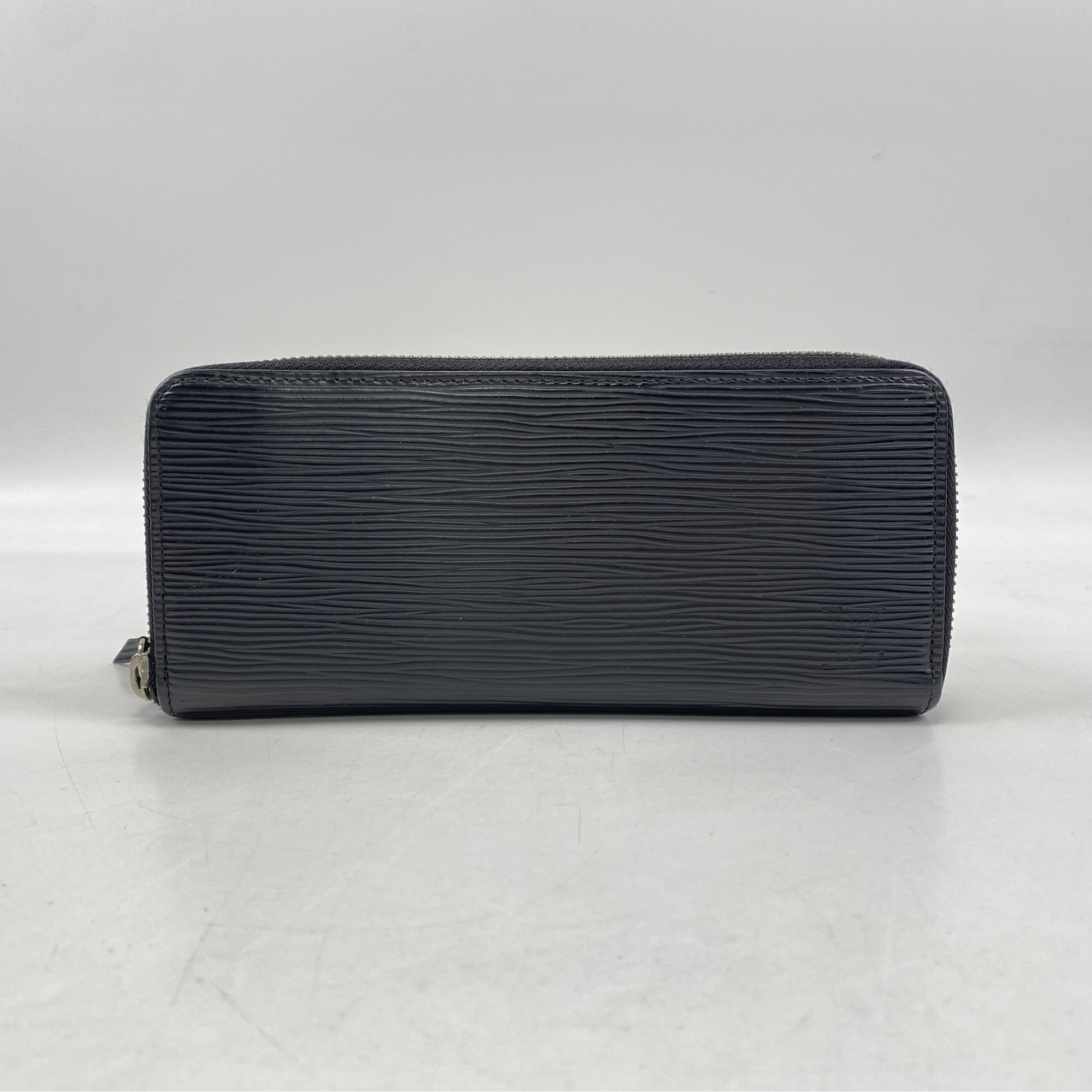 ルイ・ヴィトン エピ ポルトフォイユ・クレマンス ラウンド・長財布