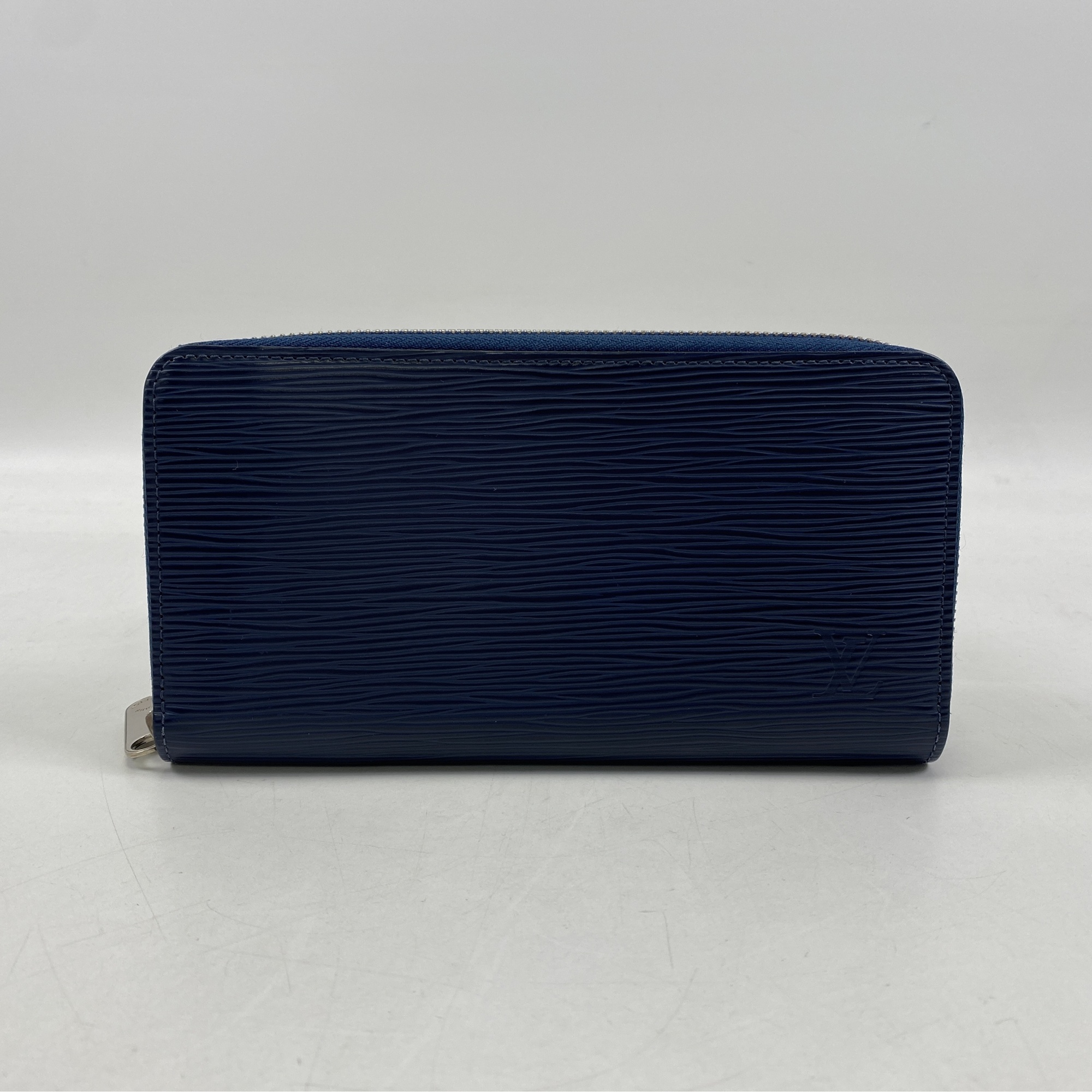 ルイ・ヴィトン エピ ジッピー・ウォレット ラウンドファスナー 長財布