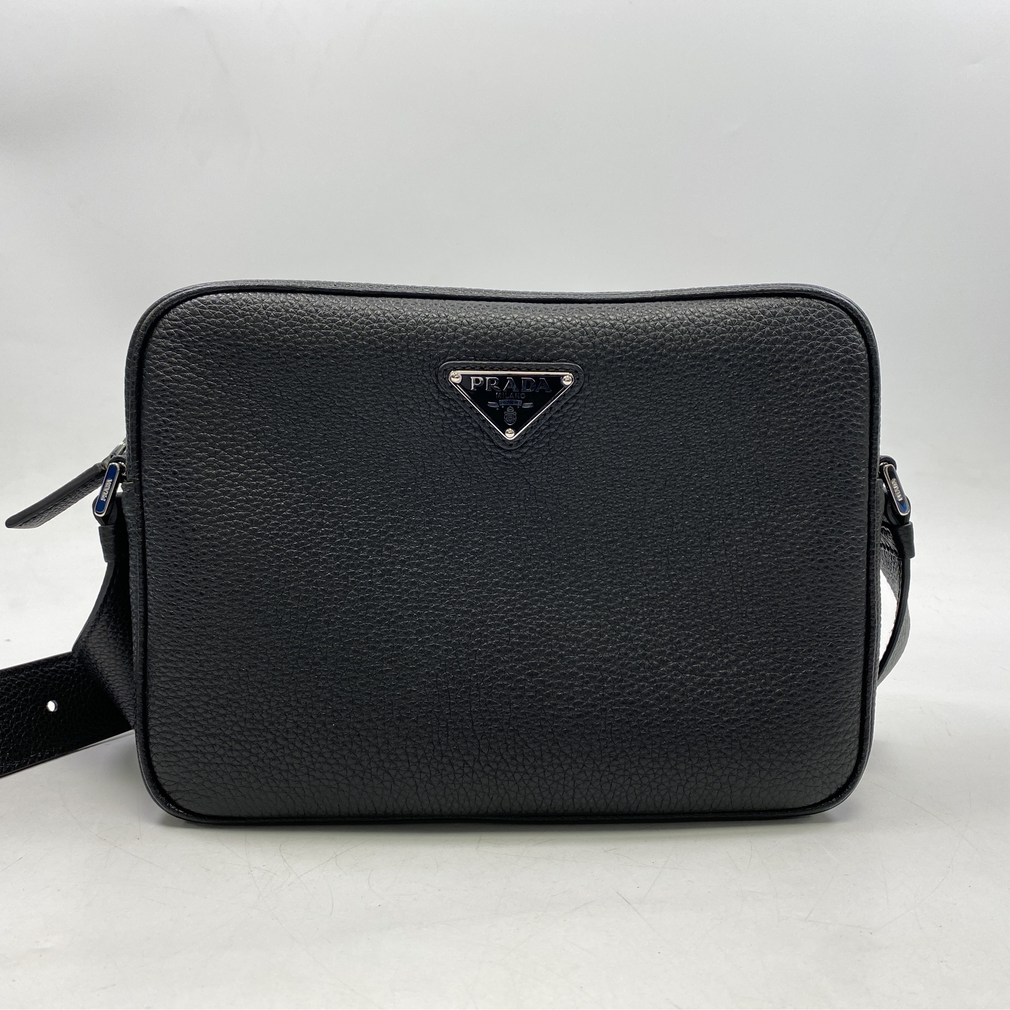 プラダ トライアングルロゴ クロスボディバッグ 黒 レザー Bランク